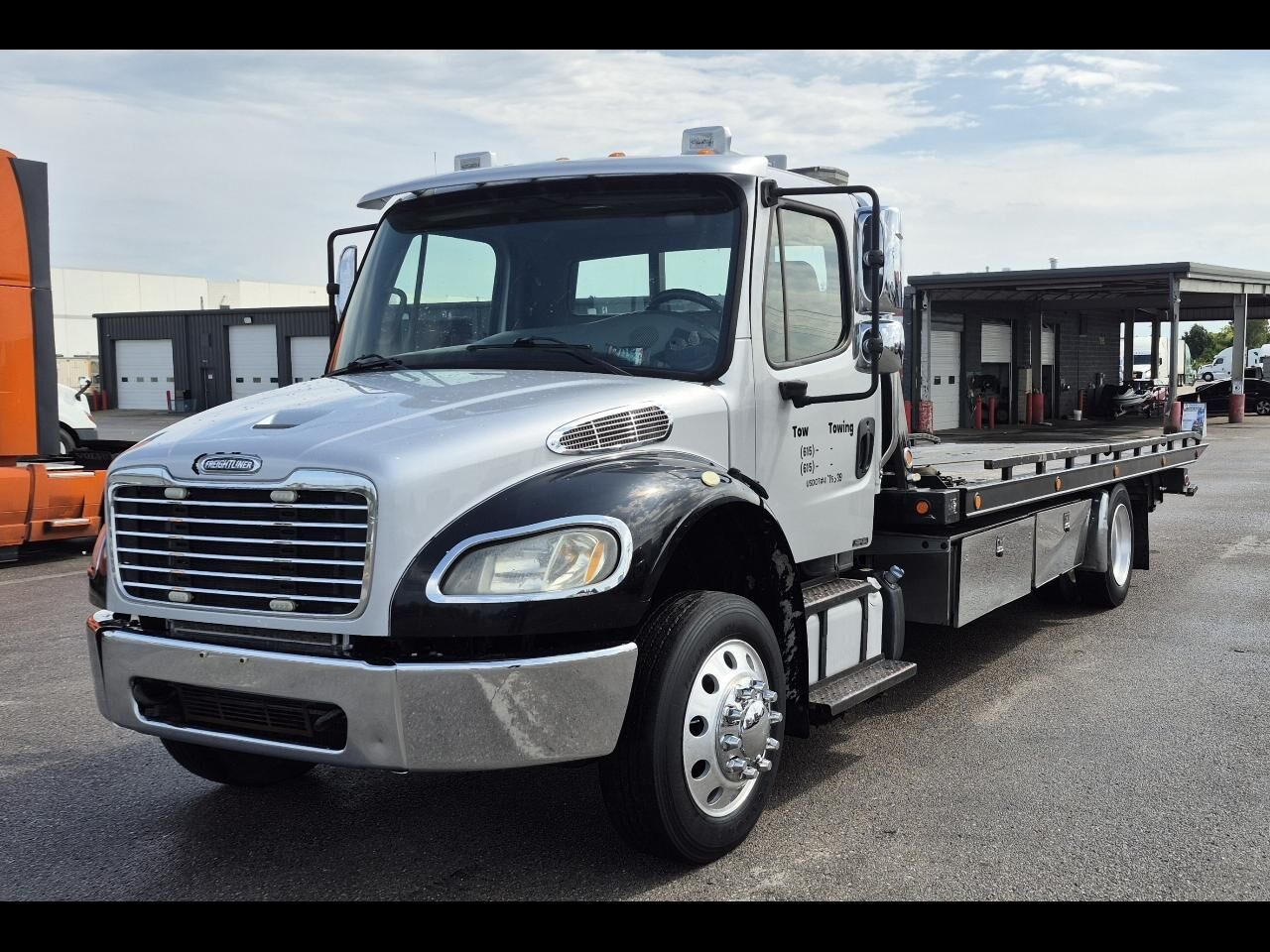 2014 FREIGHTLINER M2