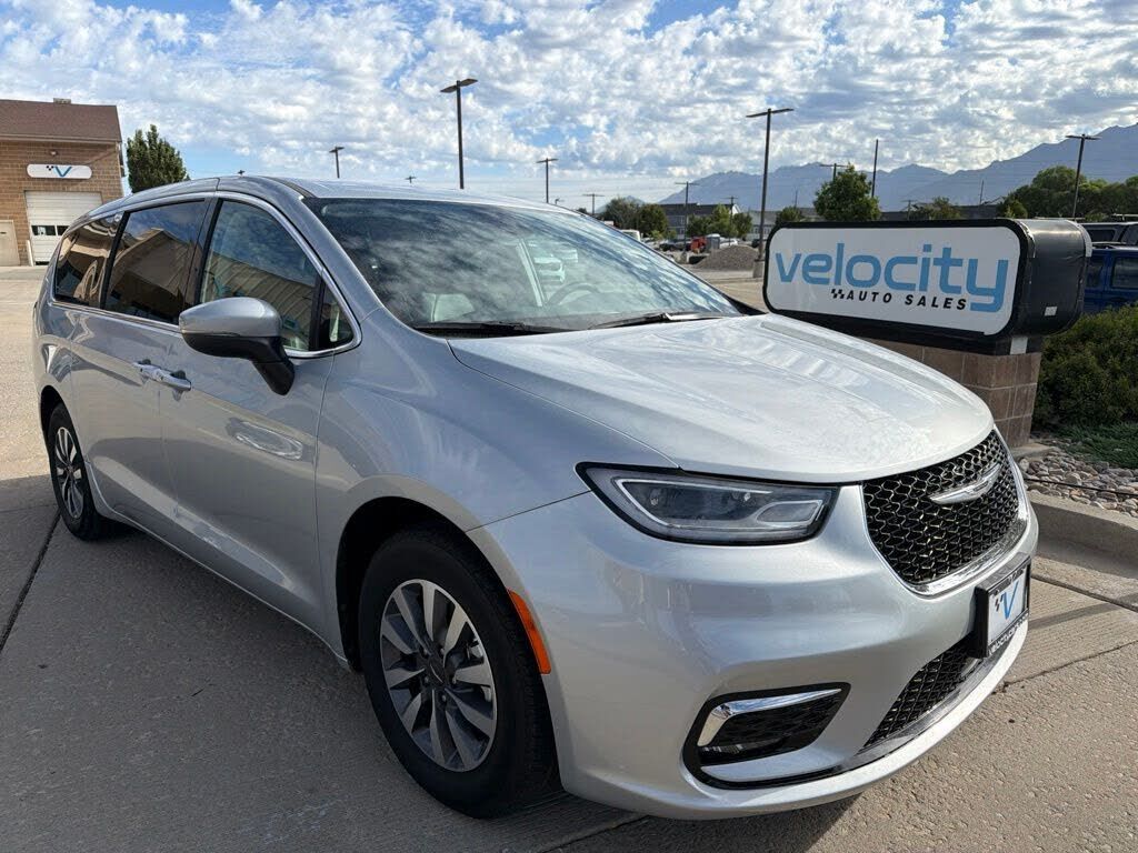 2023 CHRYSLER Pacifica