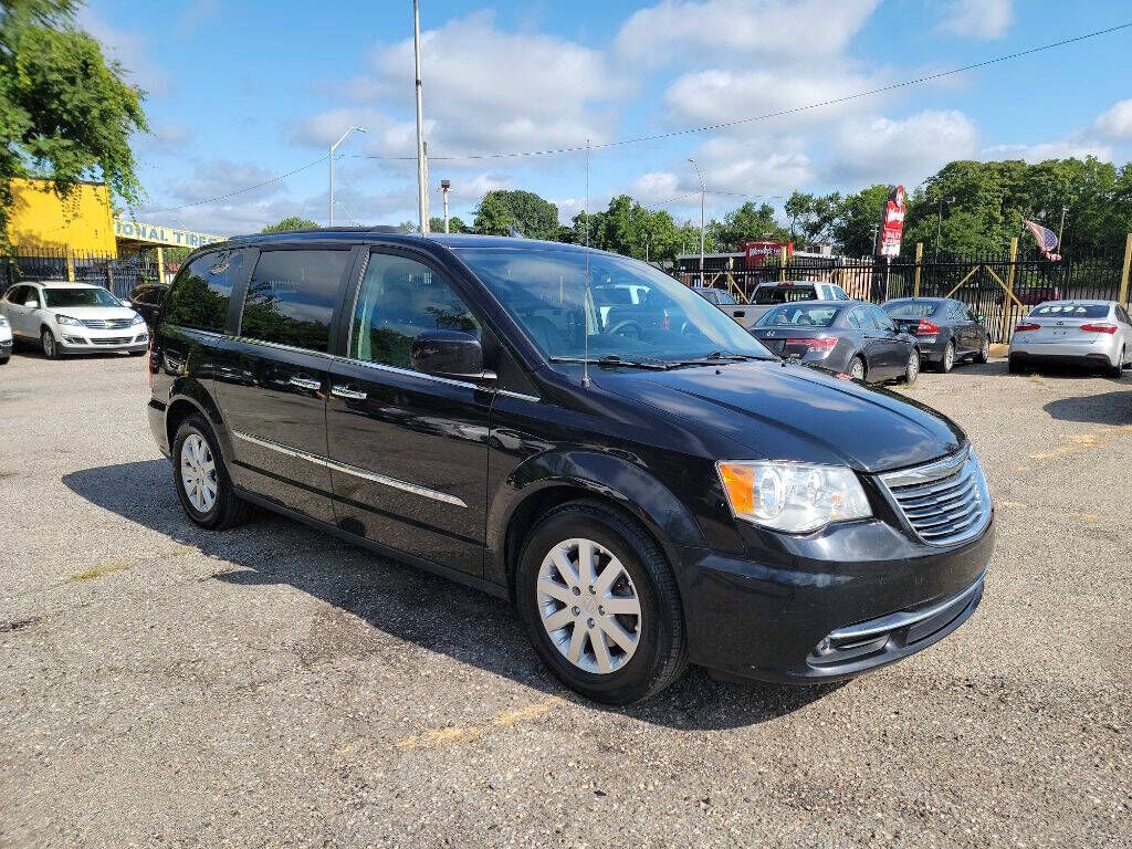 2015 CHRYSLER Town and Country