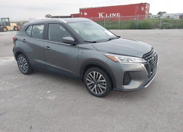2022 NISSAN Kicks
