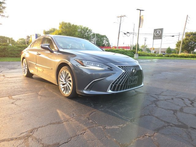 2023 LEXUS ES
