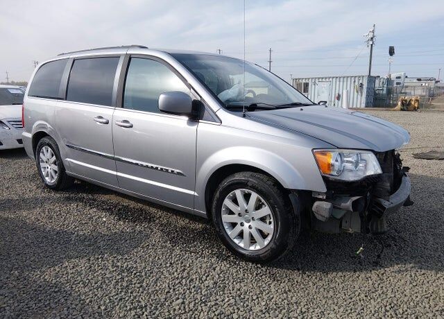 2015 CHRYSLER Town and Country
