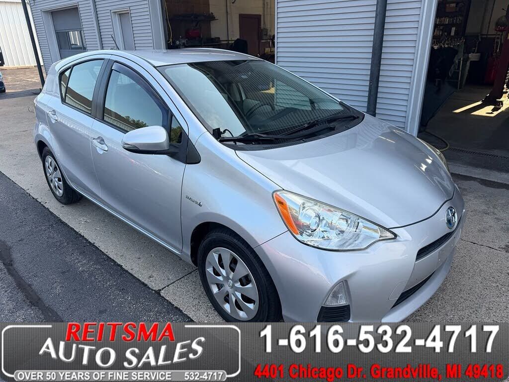 2014 TOYOTA Prius