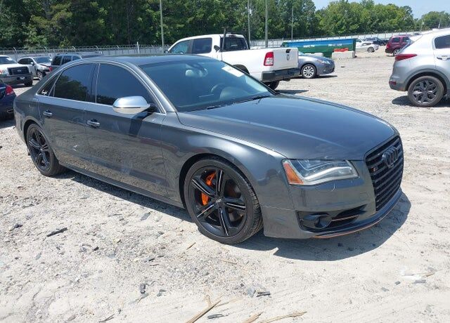 2014 AUDI S8