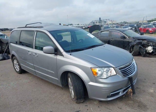 2016 CHRYSLER Town and Country
