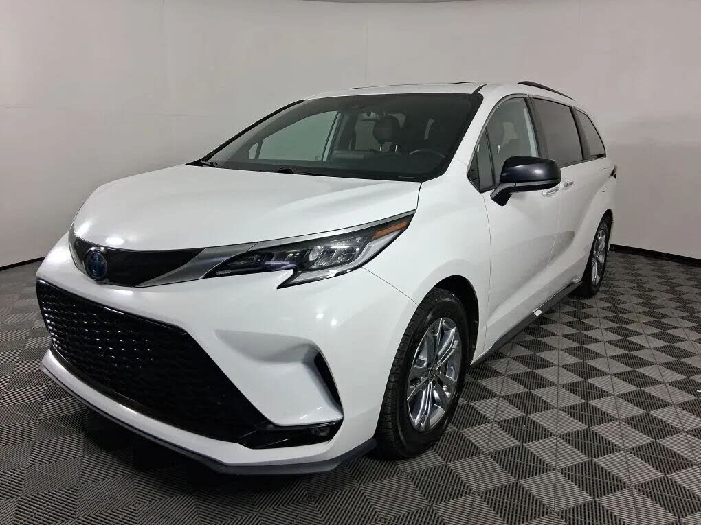 2023 TOYOTA Sienna