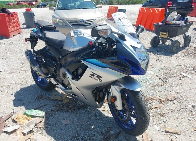 2026 SUZUKI GSX-R600