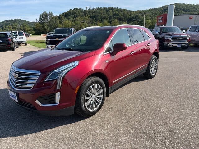 2017 CADILLAC XT5