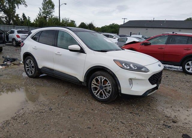 2020 FORD Escape