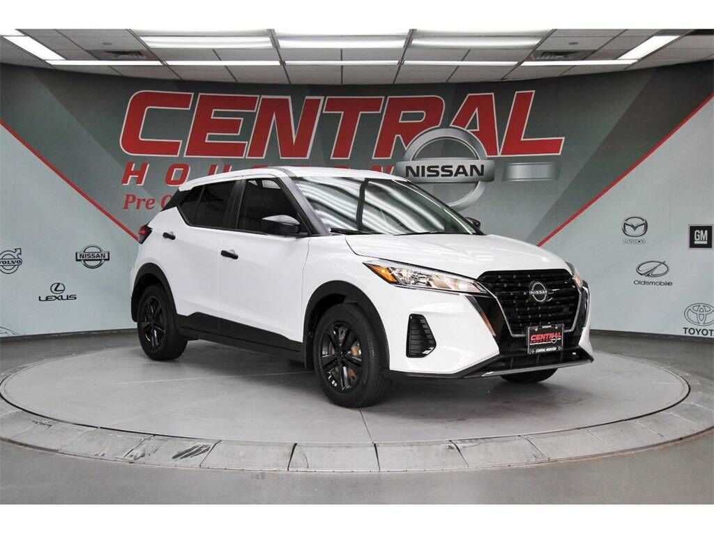 2024 NISSAN Kicks