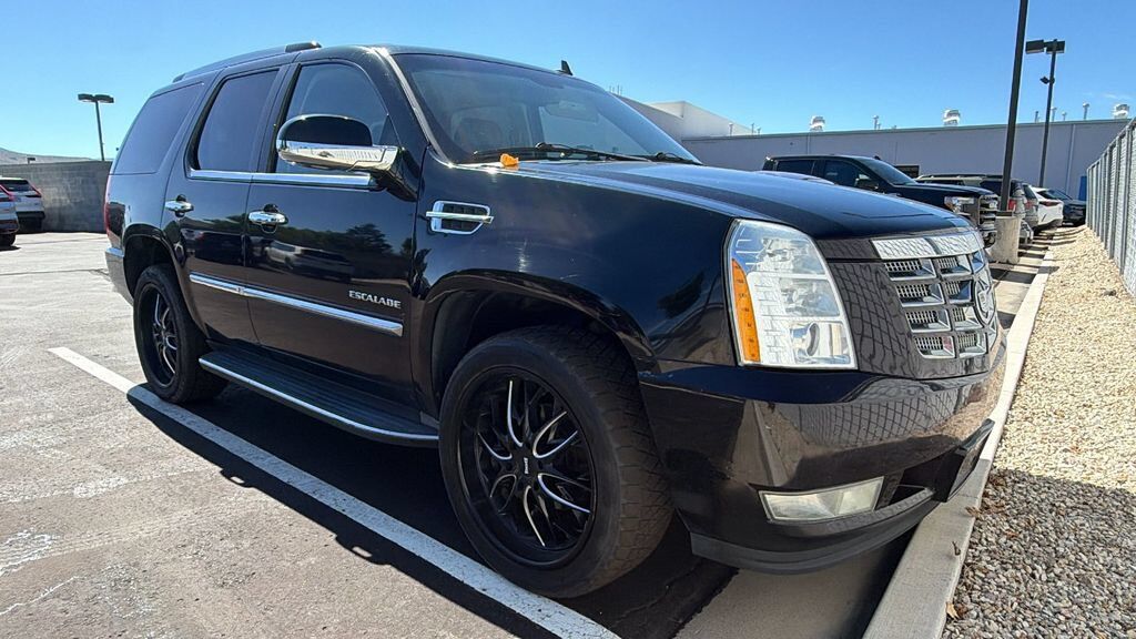 2011 CADILLAC Escalade