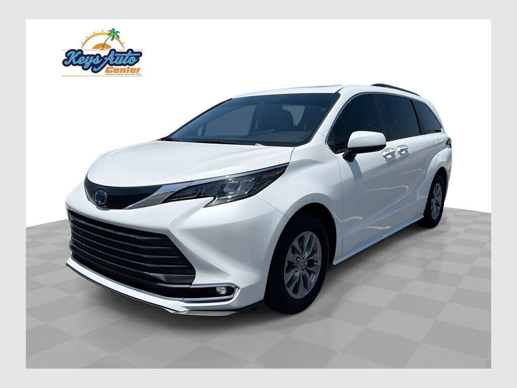 2024 TOYOTA Sienna