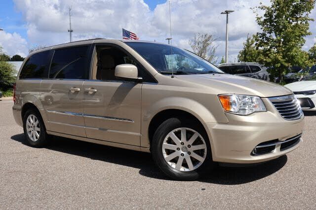 2015 CHRYSLER Town and Country