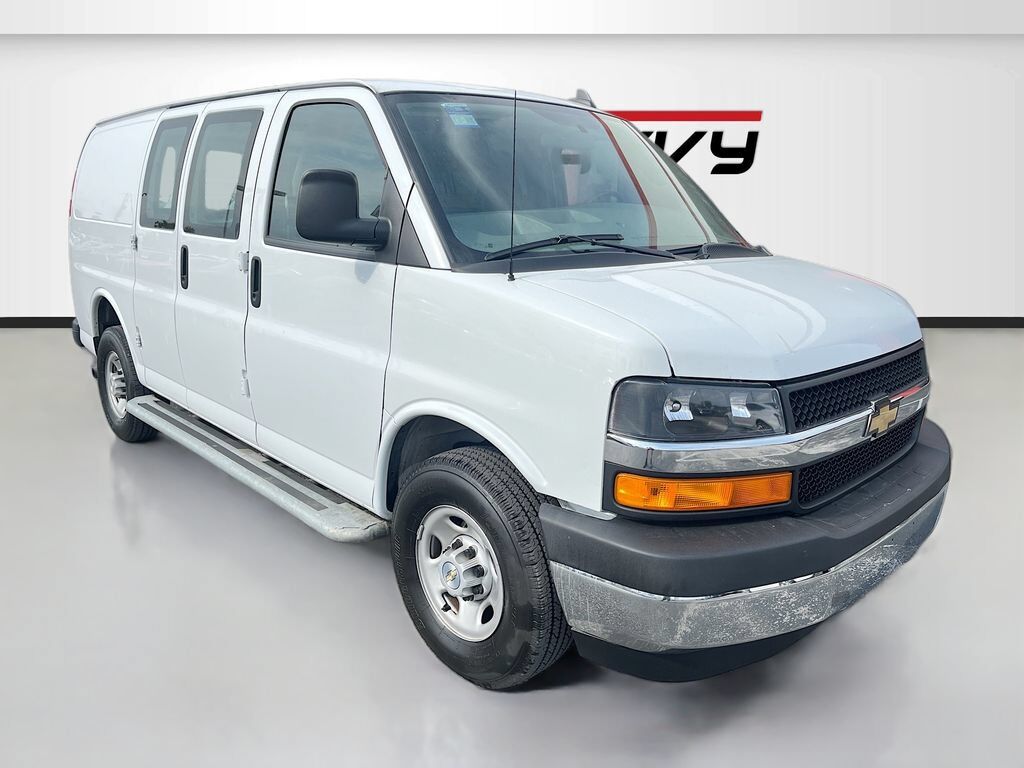 2023 CHEVROLET Express