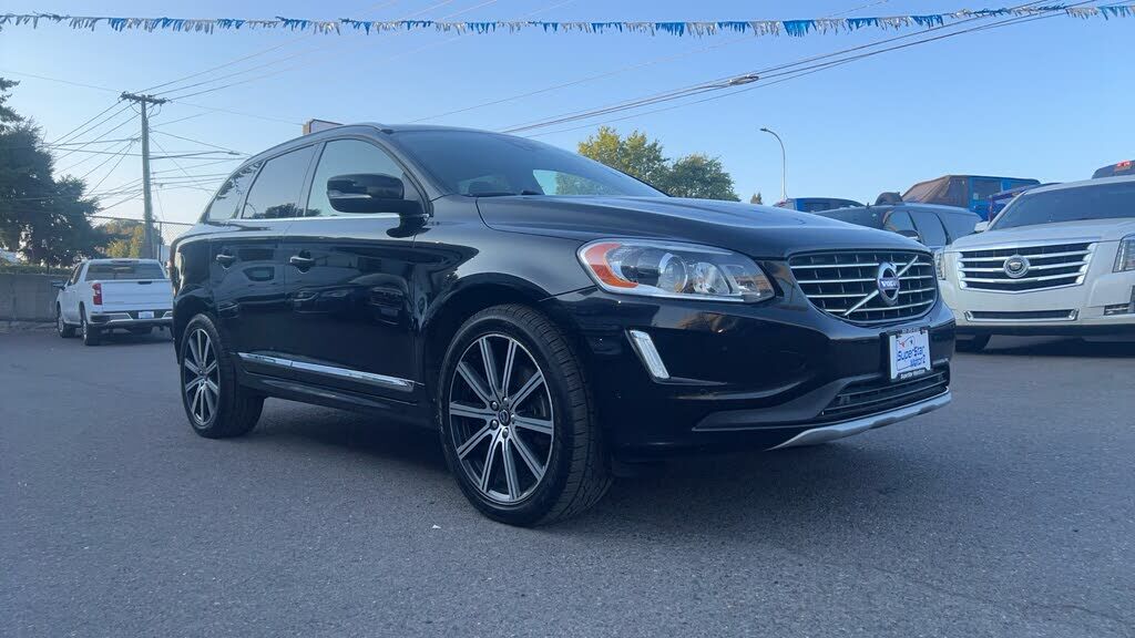 2017 VOLVO XC60