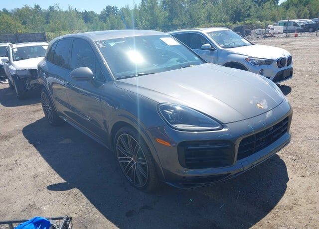 2023 PORSCHE Cayenne