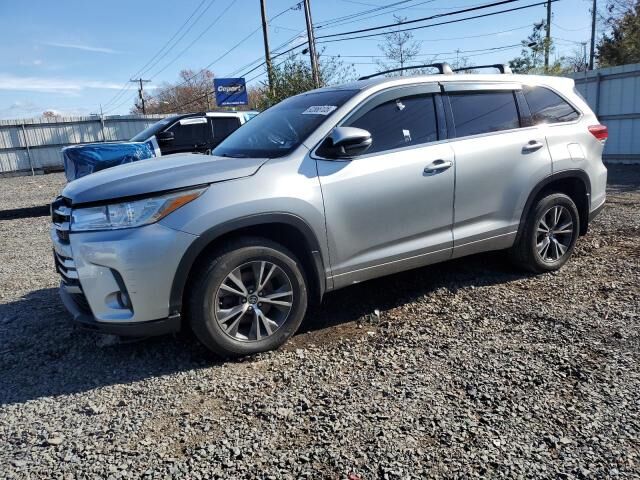 2017 TOYOTA Highlander