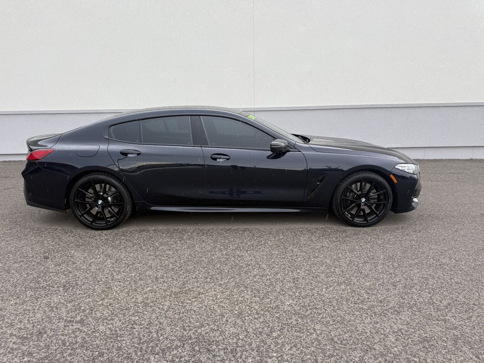 2022 BMW M8