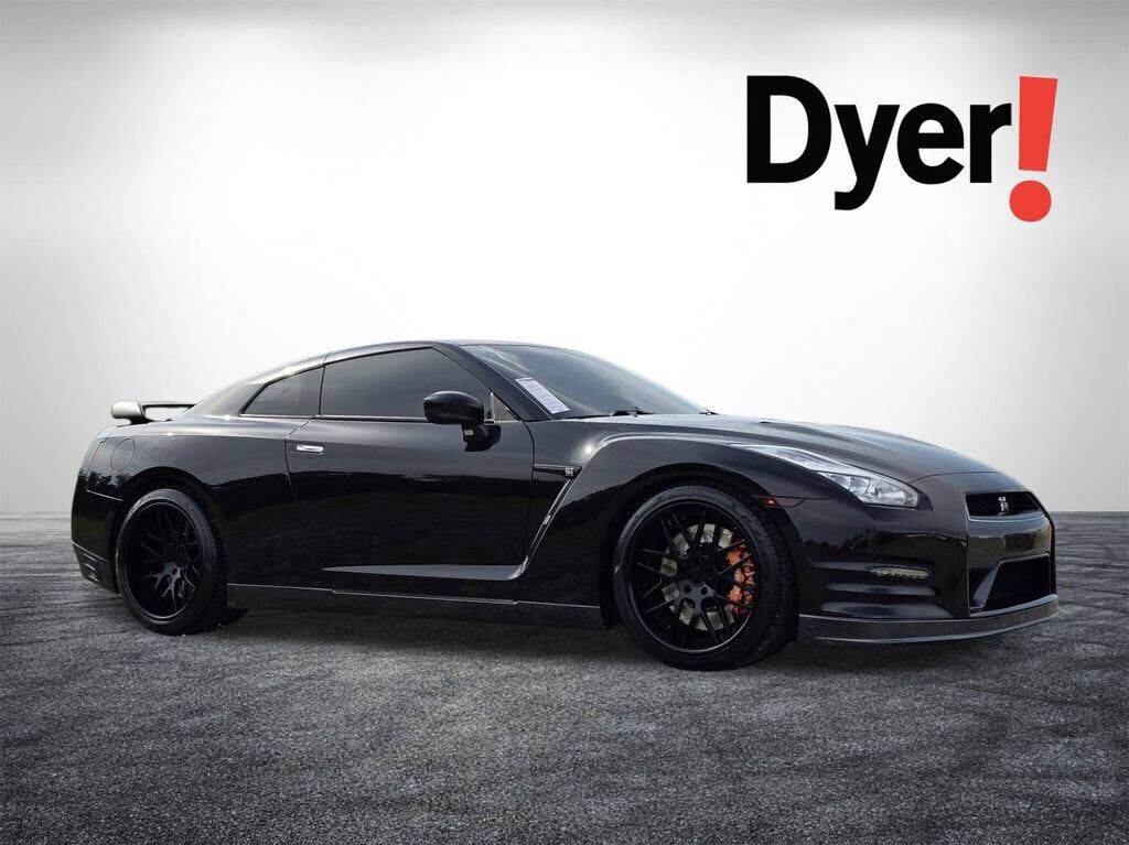 2015 NISSAN GT-R