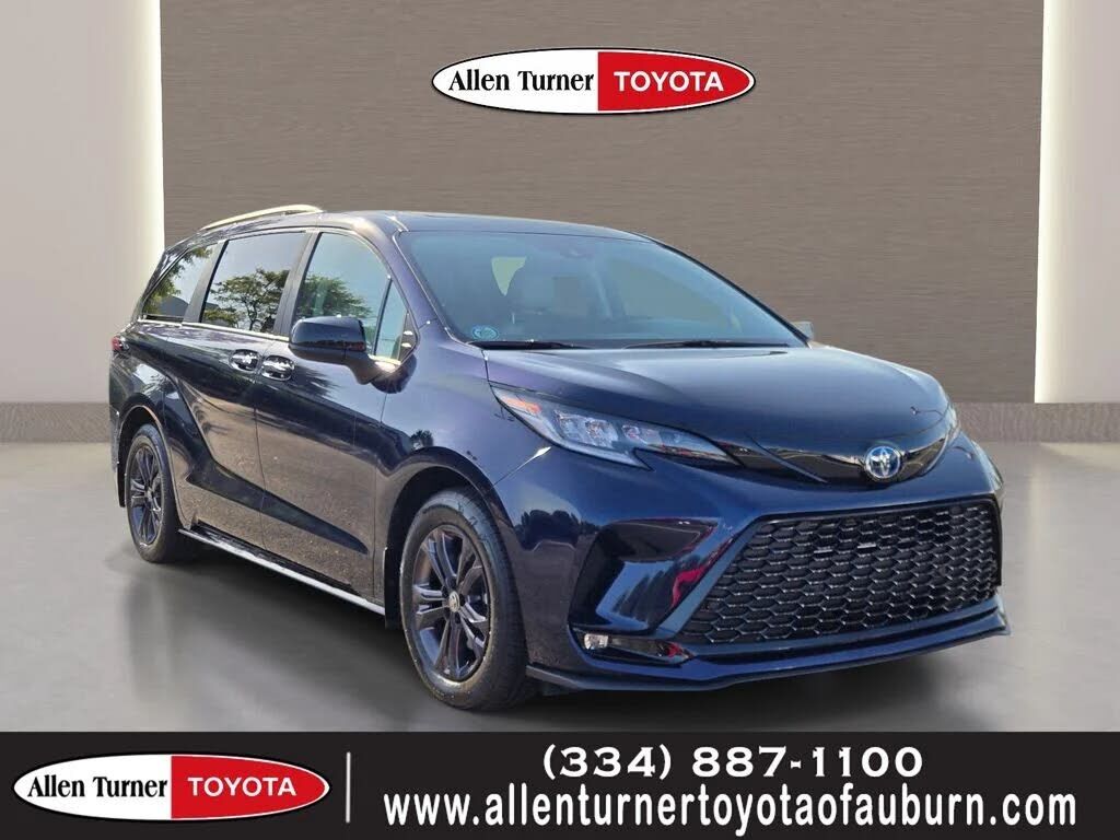 2025 TOYOTA Sienna
