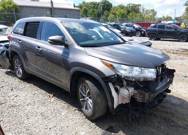 2019 TOYOTA Highlander