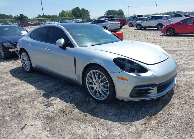 2017 PORSCHE Panamera