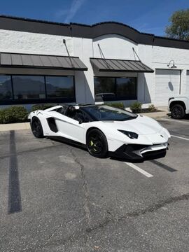 2017 LAMBORGHINI Aventador