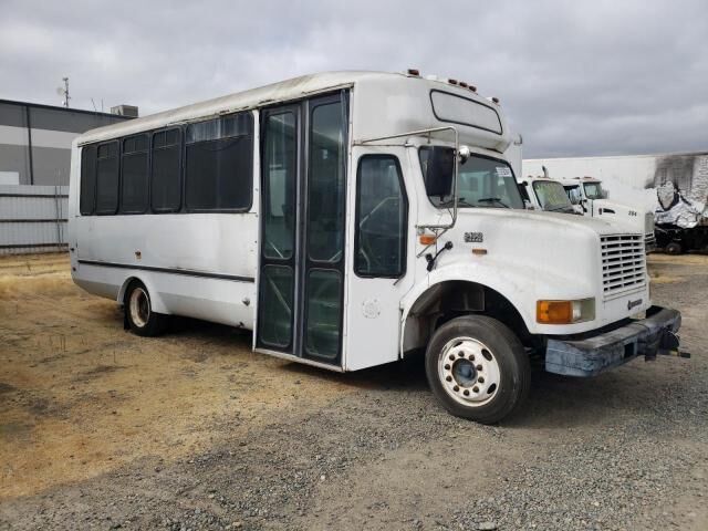 2001 INTERNATIONAL 3400