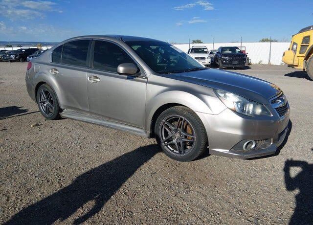 2014 SUBARU Legacy