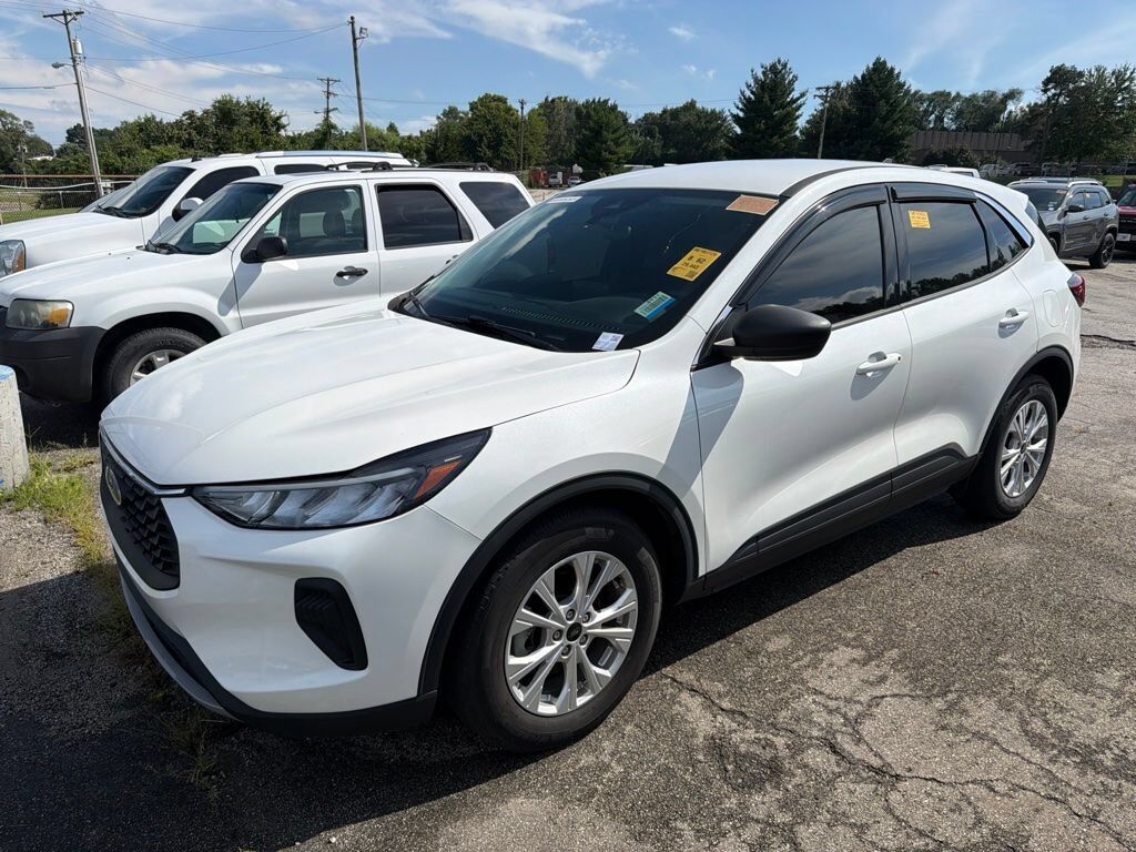 2023 FORD Escape
