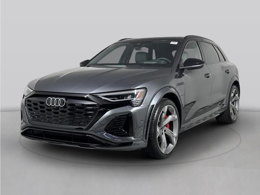 2024 AUDI SQ8