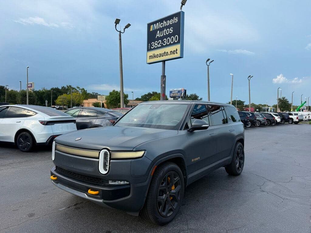 2023 RIVIAN R1S