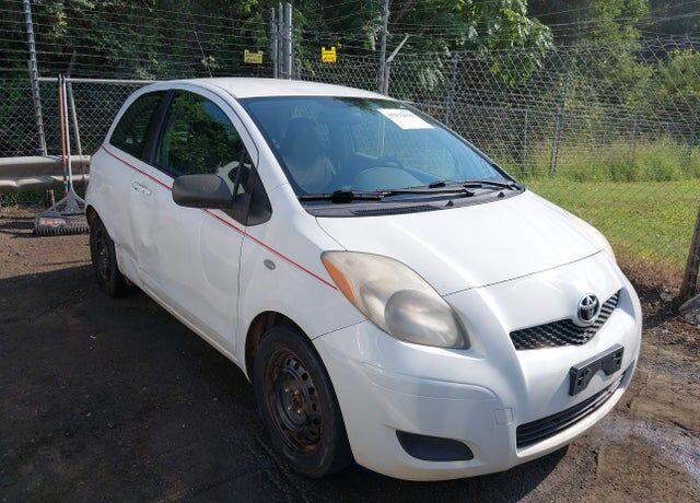 2010 TOYOTA Yaris