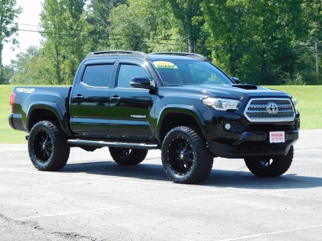 2017 TOYOTA Tacoma