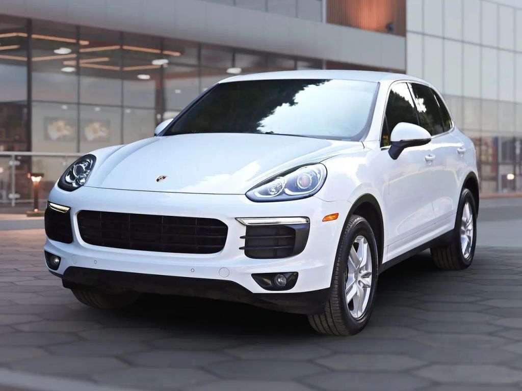 2016 PORSCHE Cayenne