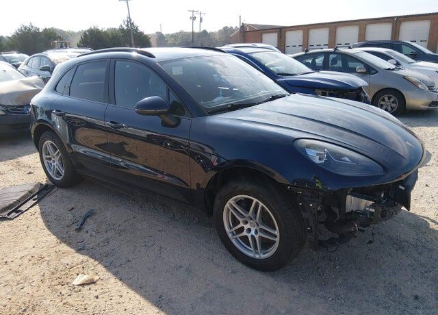2020 PORSCHE Macan