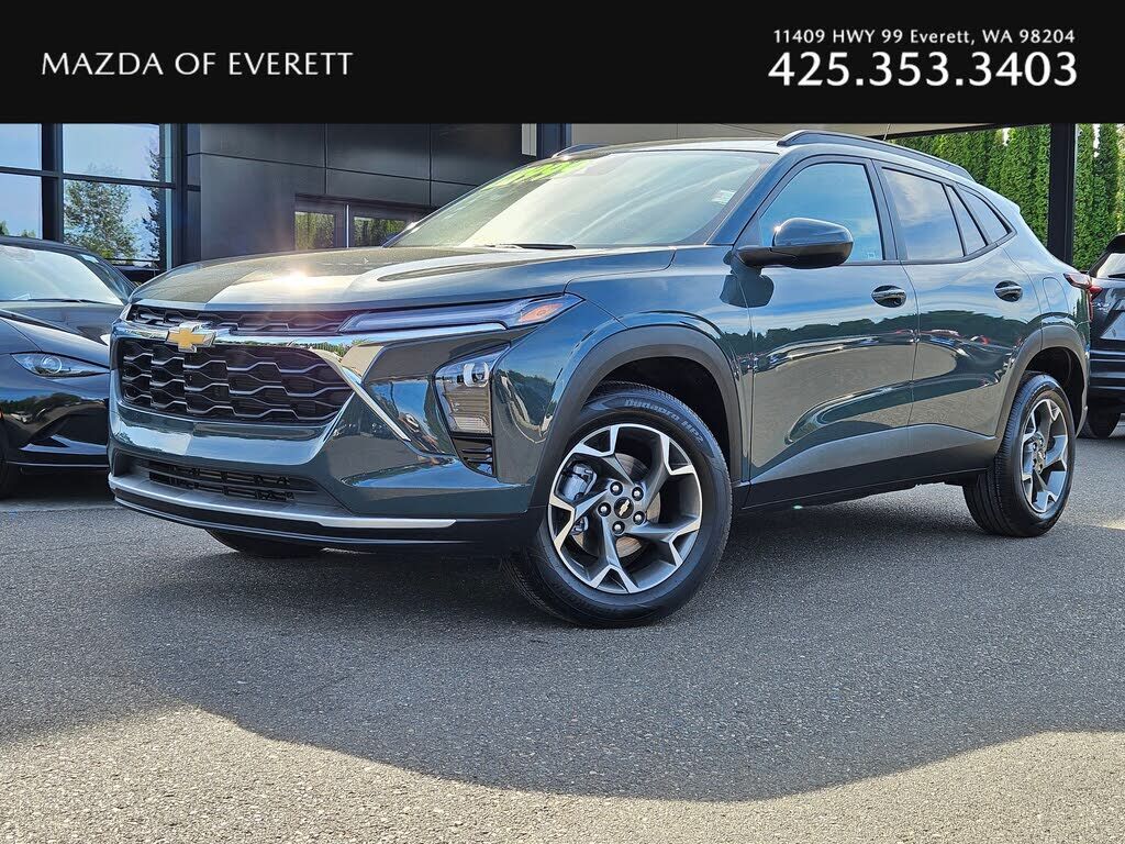 2025 CHEVROLET Trax