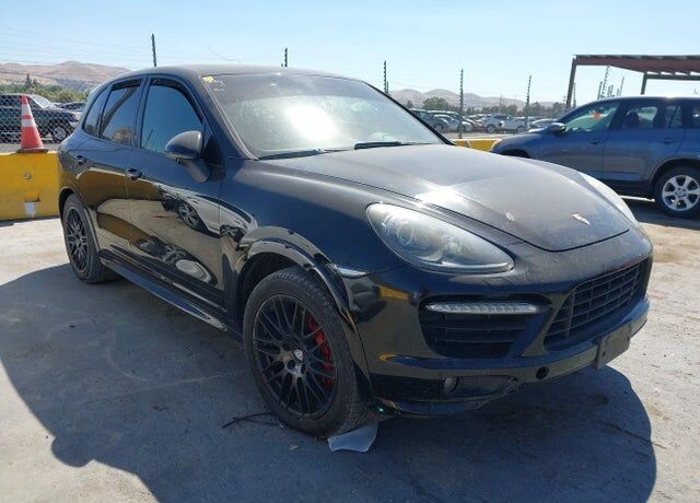 2013 PORSCHE Cayenne