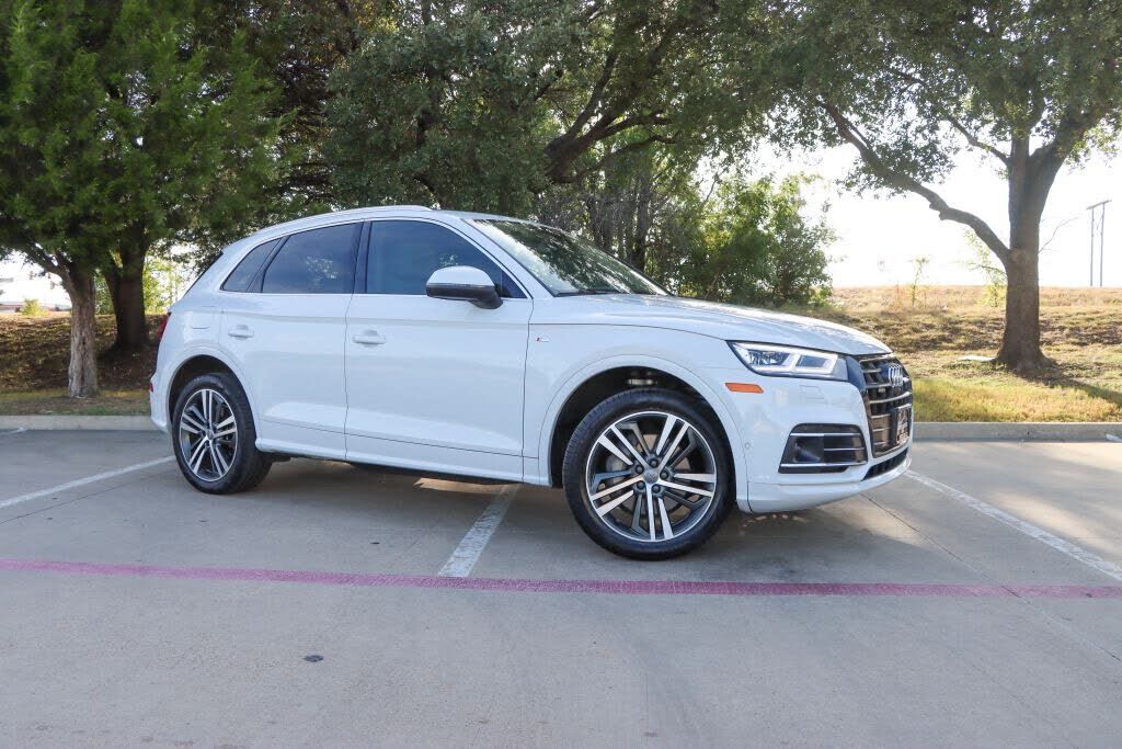 2020 AUDI Q5 e