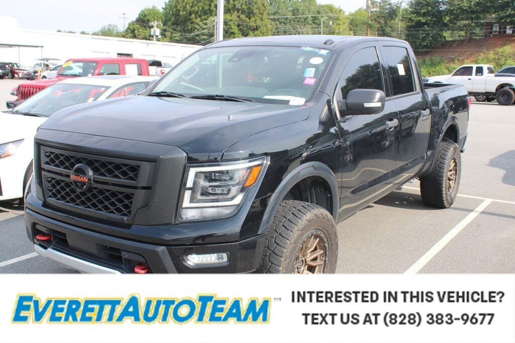 2020 NISSAN Titan