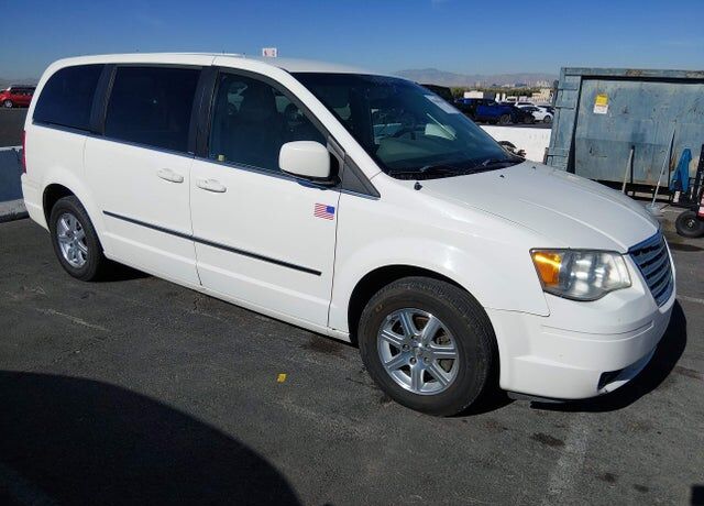 2009 CHRYSLER Town and Country
