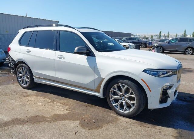 2021 BMW X7