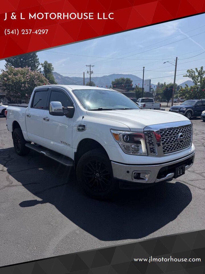 2017 NISSAN Titan