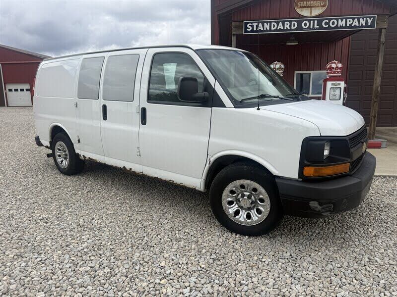 2011 CHEVROLET Express