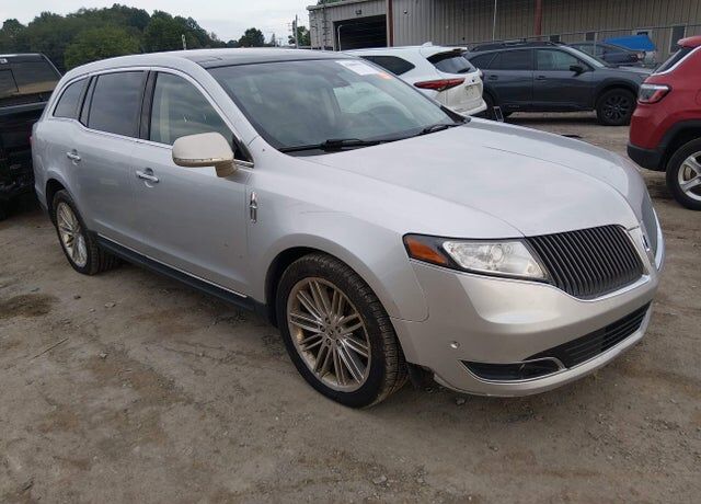 2016 LINCOLN MKT