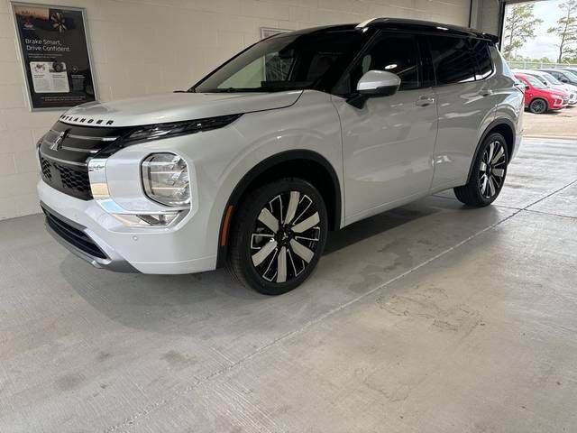 2026 MITSUBISHI Outlander