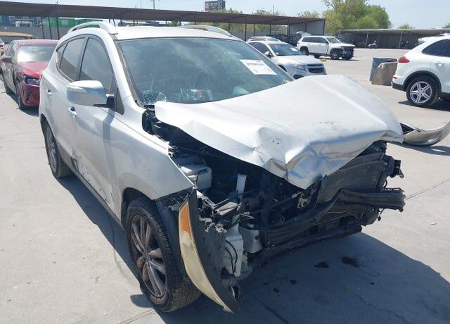 2011 HYUNDAI Tucson
