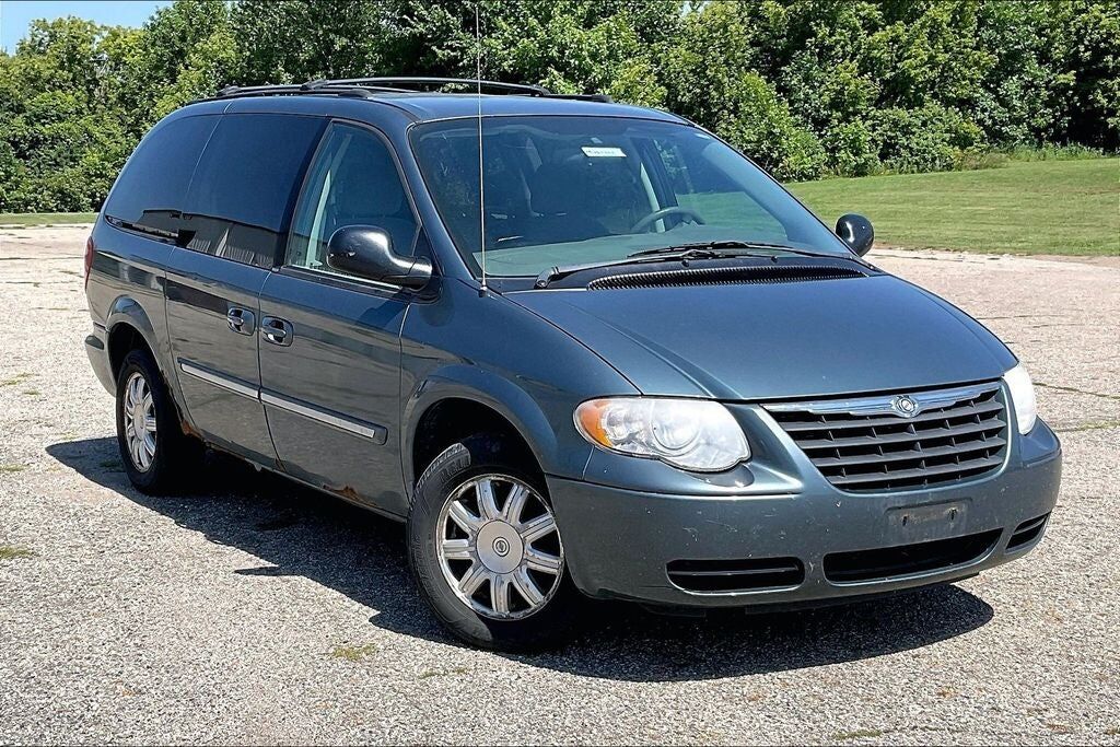 2005 CHRYSLER Town and Country