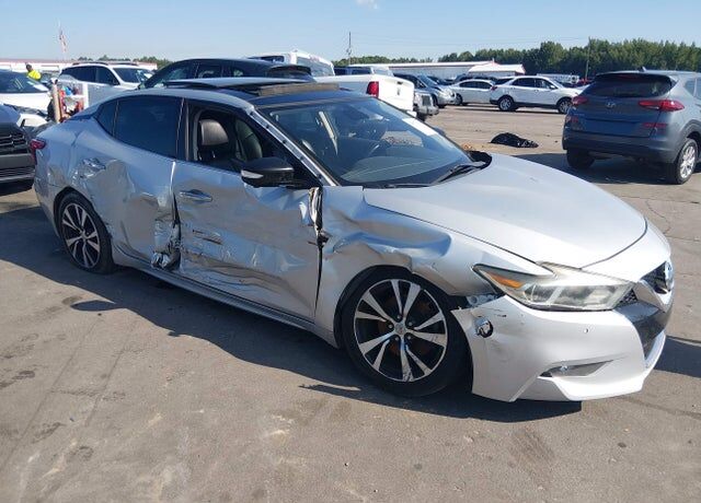 2017 NISSAN Maxima