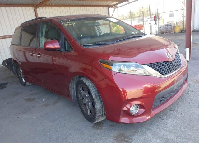 2017 TOYOTA Sienna